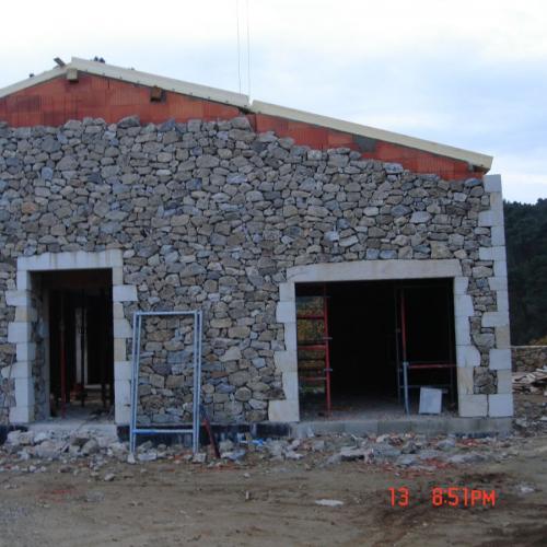 Construction d'une maison en pierres